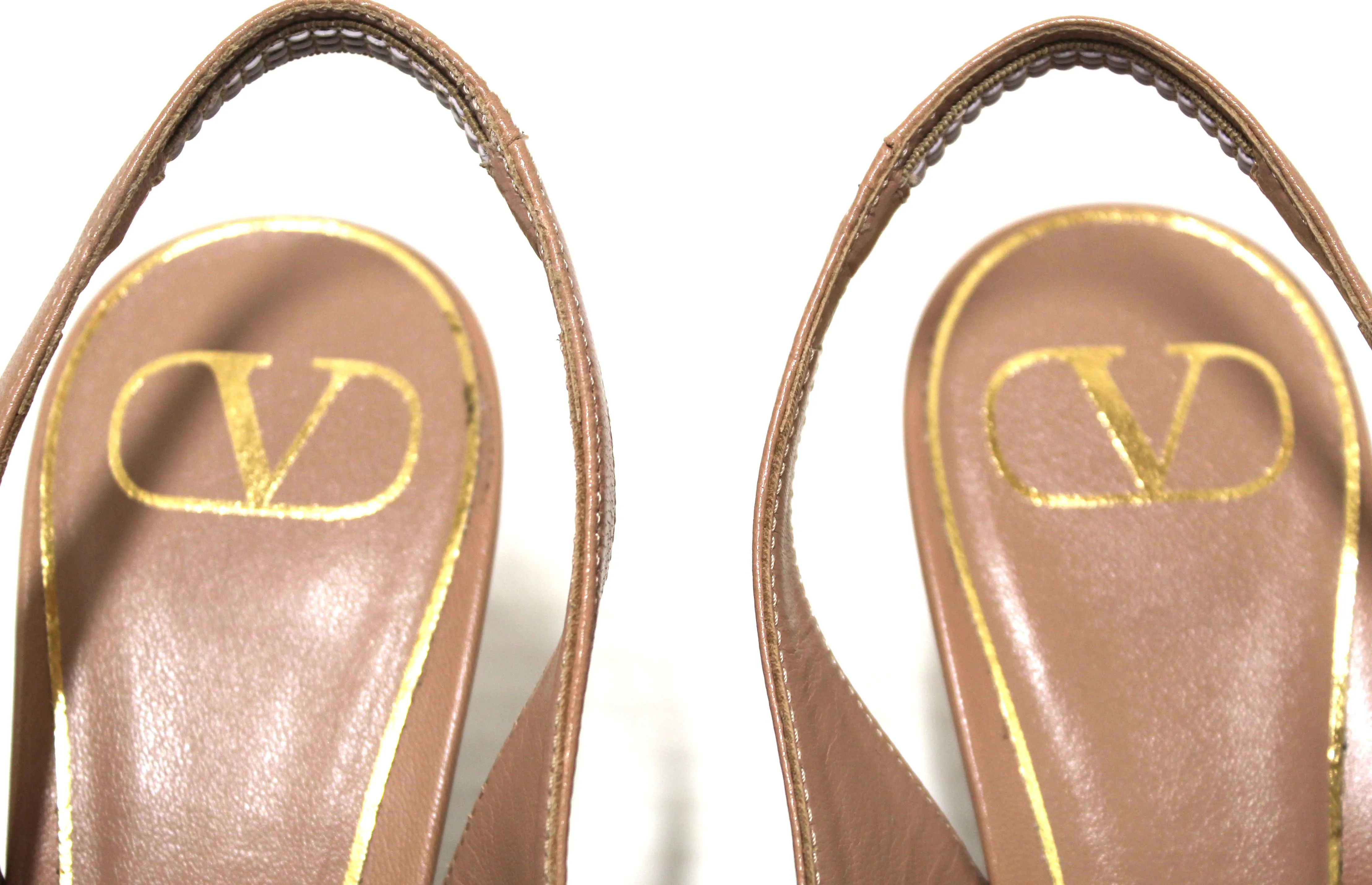 Authentic Valentino Garavani Rockstud Slingback Pump Beige Smooth Leather with Sculpted Heel