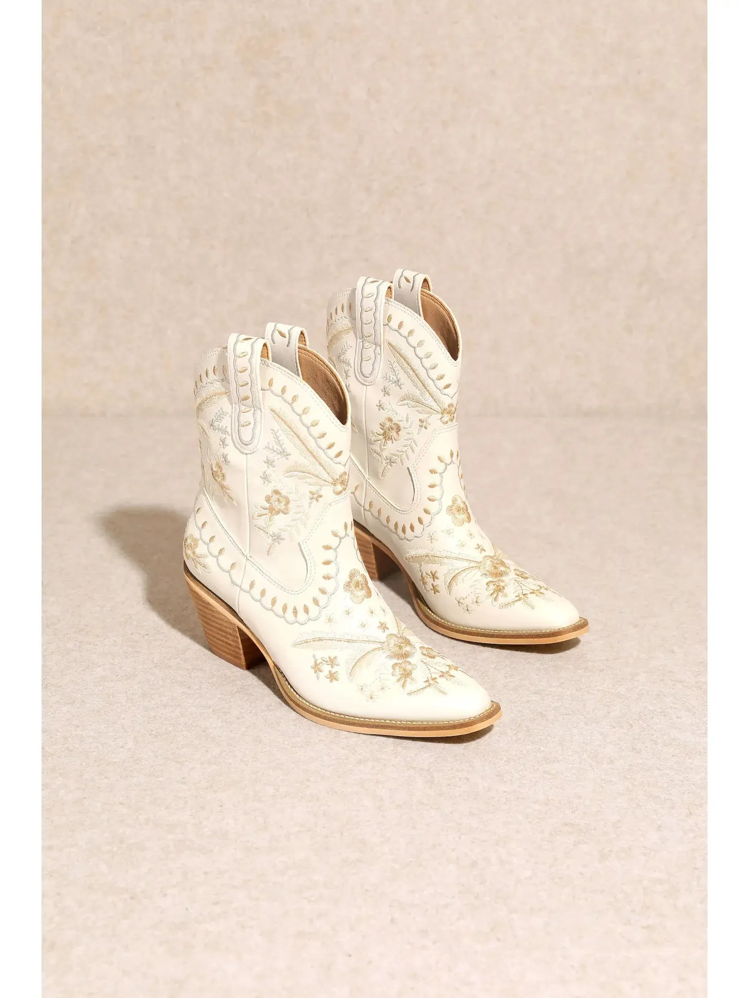 Corral Point Toe Floral Boots