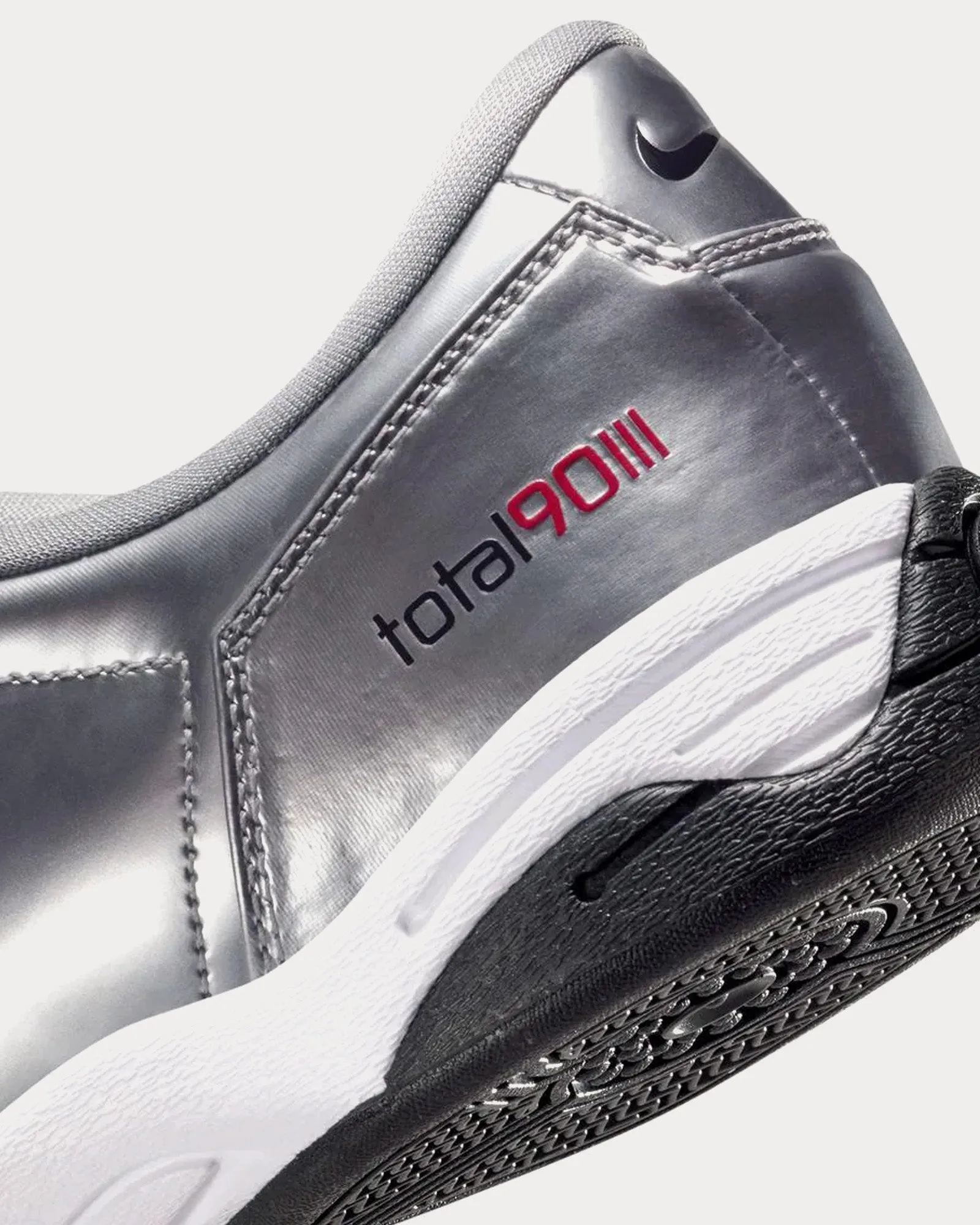 Total 90 III Metallic Silver / Black / University Red Low Top Sneakers