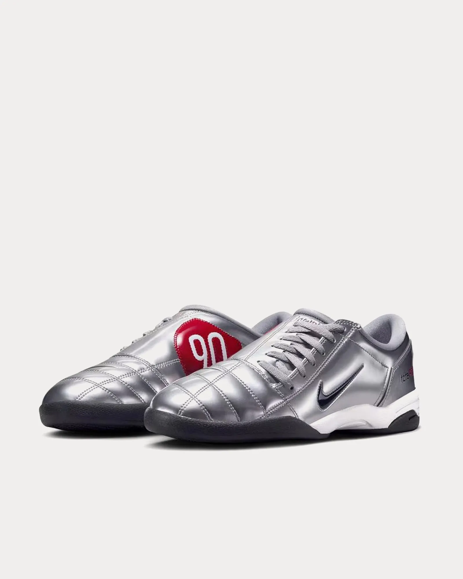 Total 90 III Metallic Silver / Black / University Red Low Top Sneakers