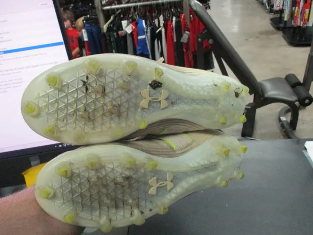 Used Under Armour Football Cleats Size 9 - Has Hole in Back of Left