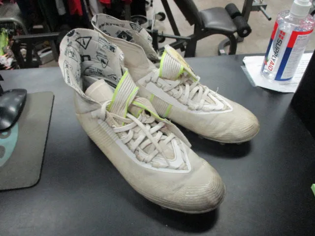 Used Under Armour Football Cleats Size 9 - Has Hole in Back of Left